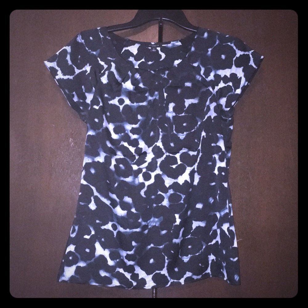 Black/blue pleated neck keyhole blouse